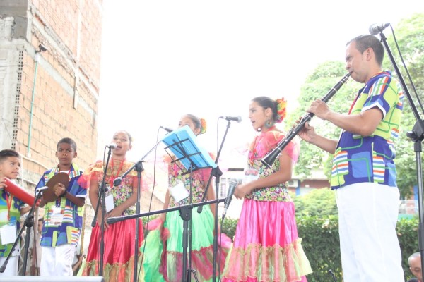 estudiantes-antonia-santos-voces-del-pacifico-juan-carlos-pena2