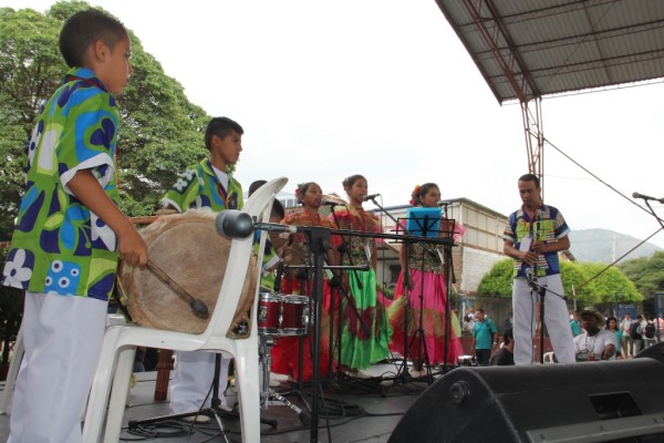 estudiantes-antonia-santos-voces-del-pacifico-juan-carlos-pena22