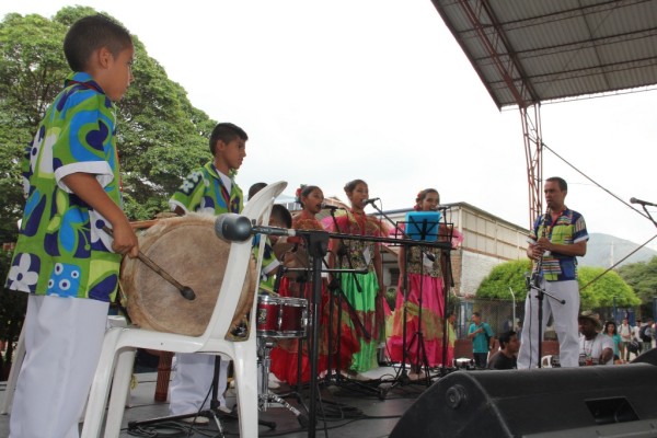 estudiantes-antonia-santos-voces-del-pacifico-juan-carlos-pena23